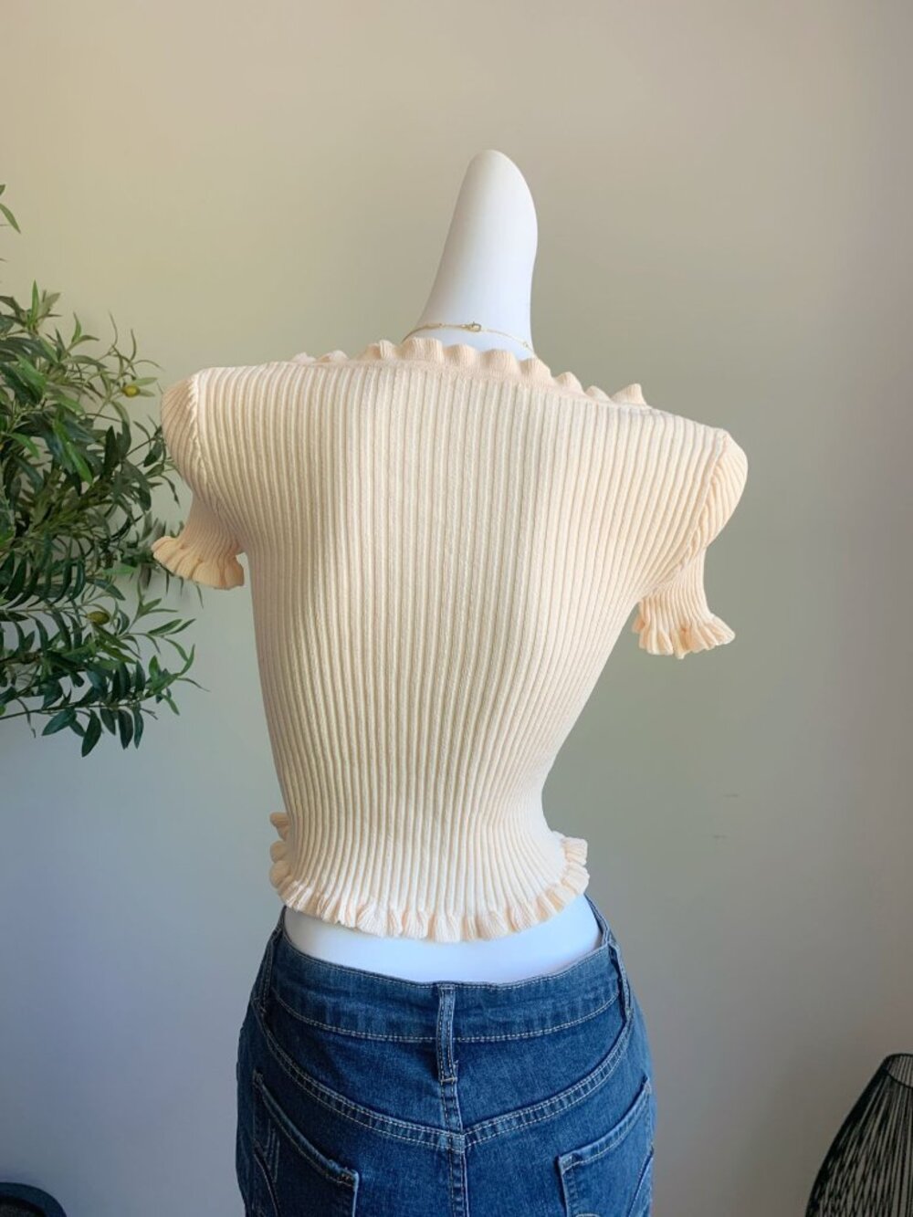 Ribbed Ruffle Pearl Button Knit Top XS - Picture 3 of 4